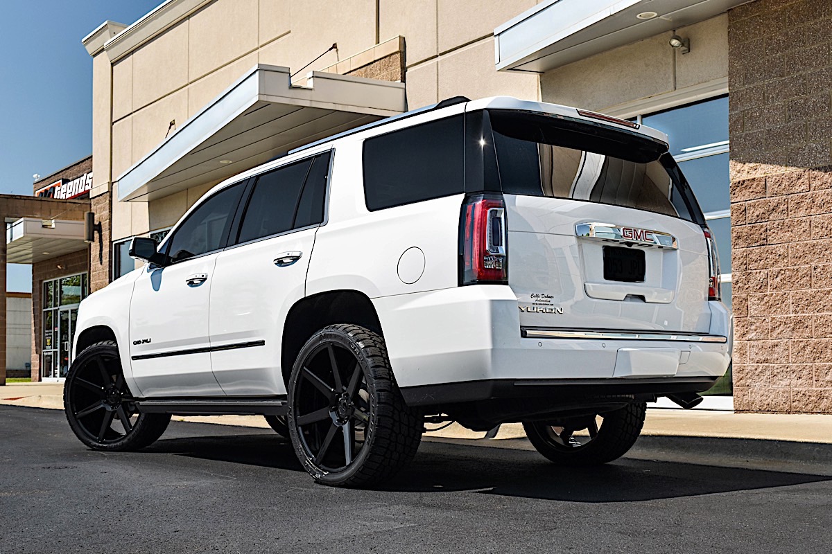 GMC Yukon with DUB 1-Piece Future - S204